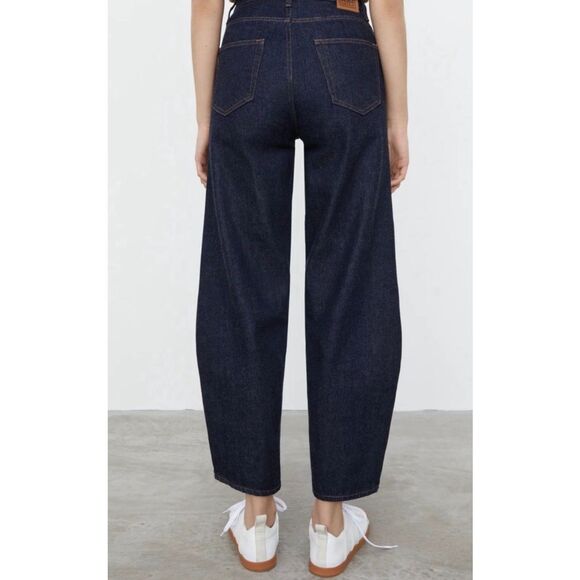 Toteme Barrel Leg Jeans - Picture 2 of 10